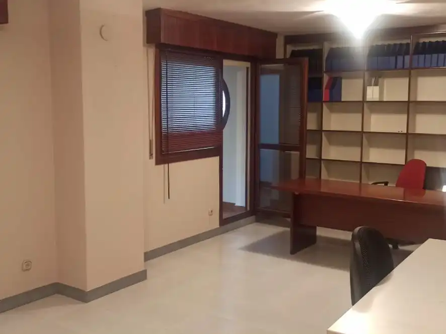 Oficina de alquiler en Mungia con Terraza y Amueblado
