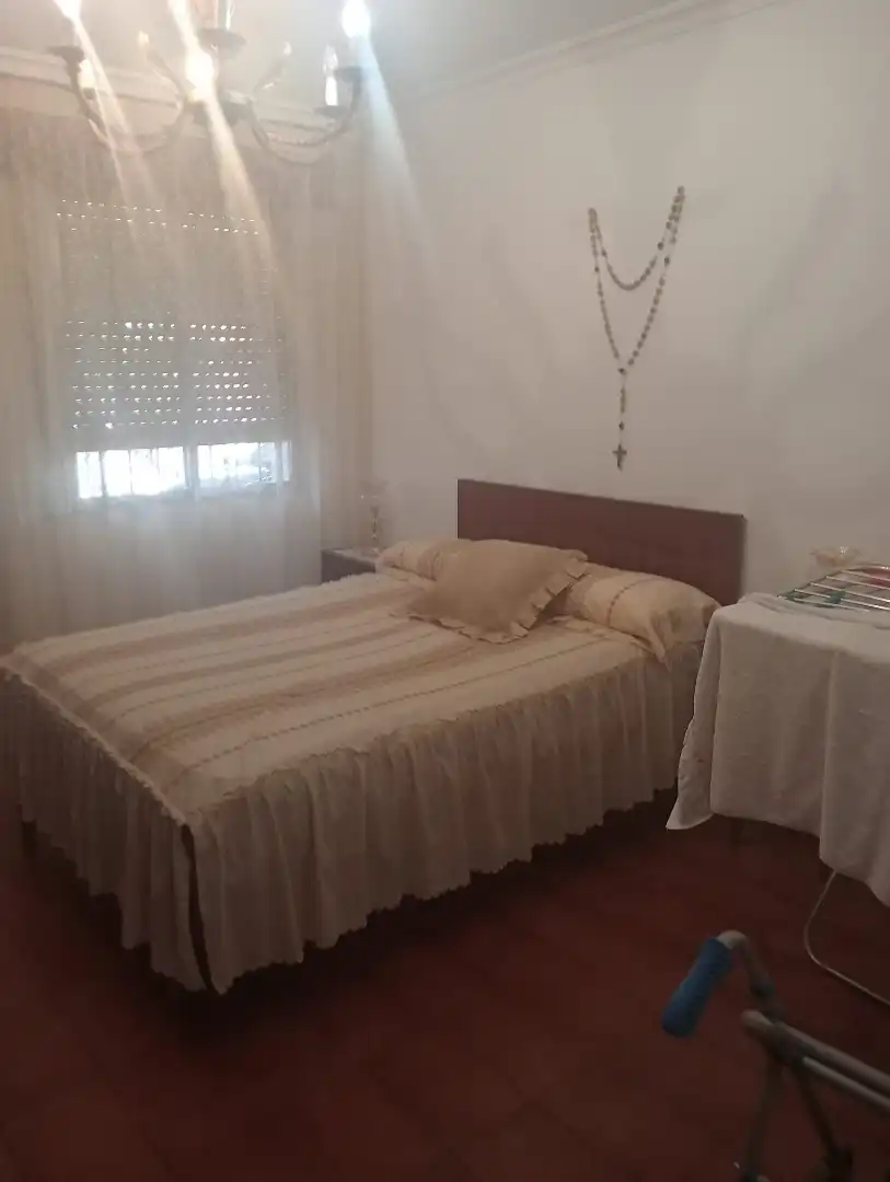 Habitación de Casa o chalet en venta en  Logroño con Calefacción, Jardín privado y Terraza