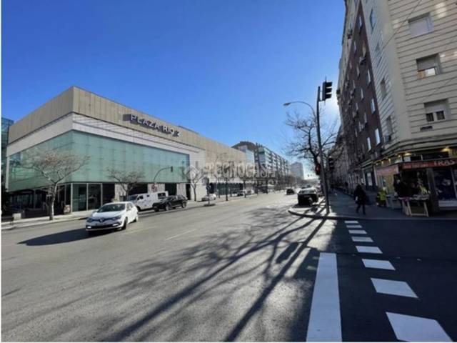 Garaje en Venta en Almendrales