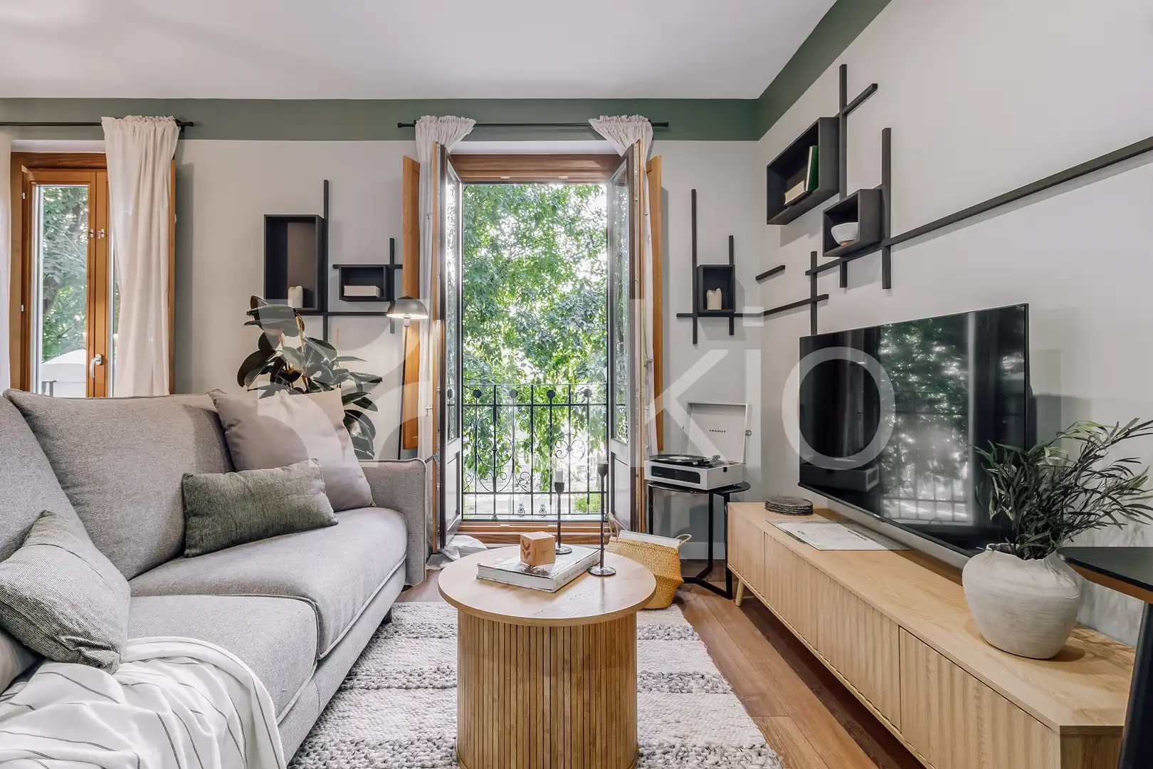 Living room of Apartments for rent in Madrid  with Air Conditioner, Heating and Furnished