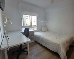 Bedroom of Flat to share in  Valencia Capital  with Air Conditioner and Terrace