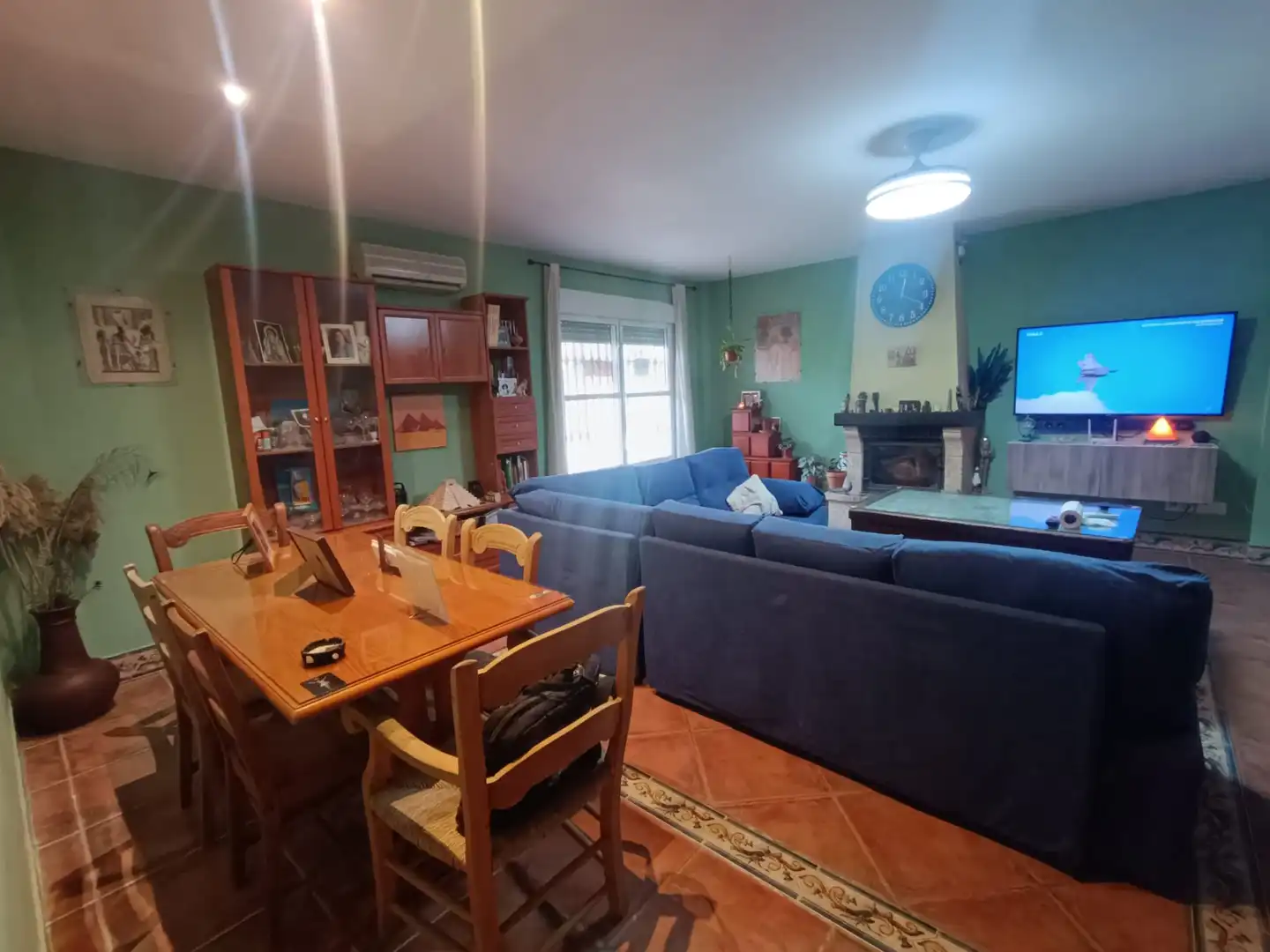 Sala de estar de Casa o chalet en venta en Pilas con Jardín privado y Piscina