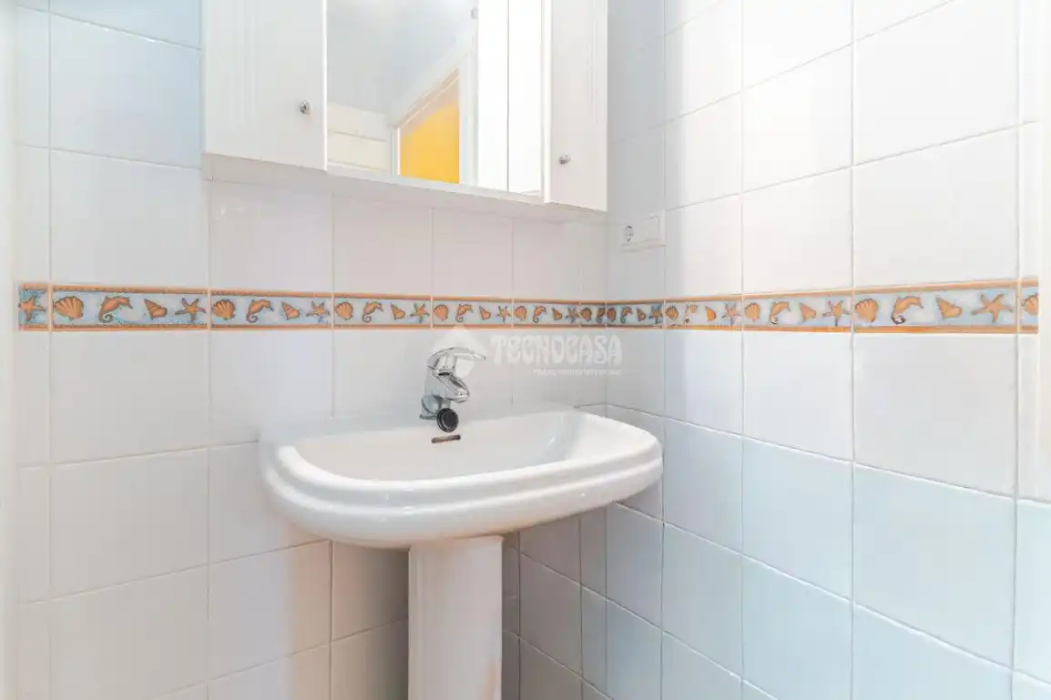 Baño de Piso en venta en La Zubia con Terraza