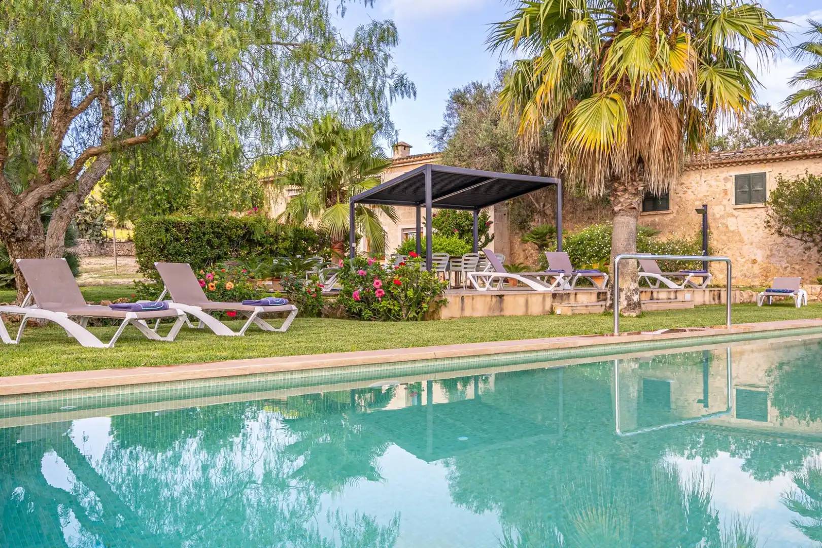 Swimming pool of Country homes for sale in Manacor  with Air Conditioner, Heating and Private garden