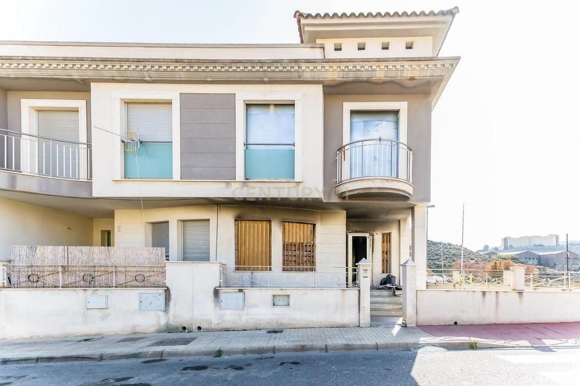Vista exterior de Edifici en venda en Huércal de Almería