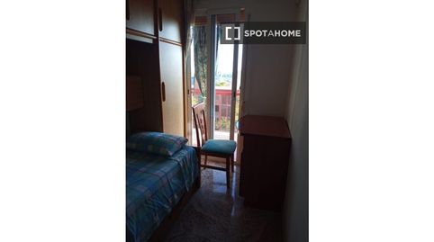 Photo 2 of Room in Can Serra, L'Hospitalet de Llobregat