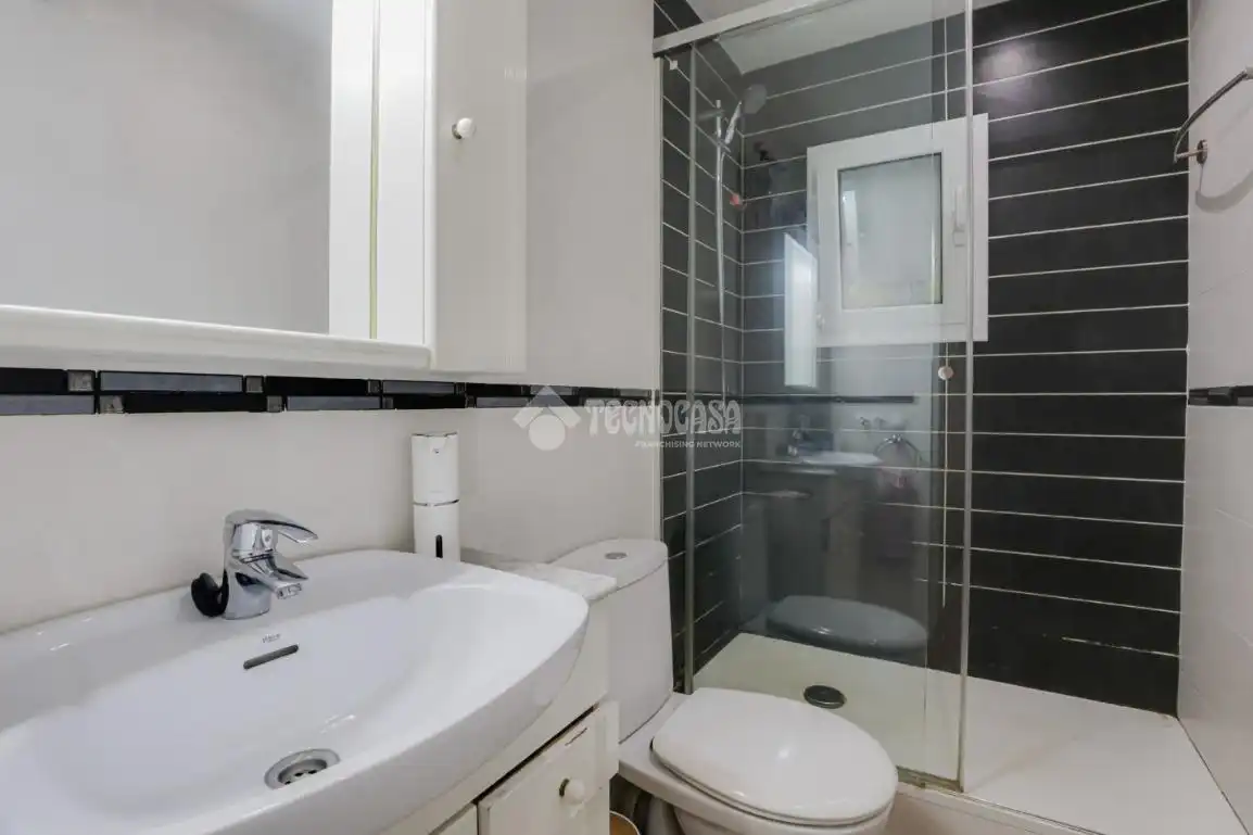 Baño de Piso en venta en Ripollet con Aire acondicionado, Calefacción y Balcón