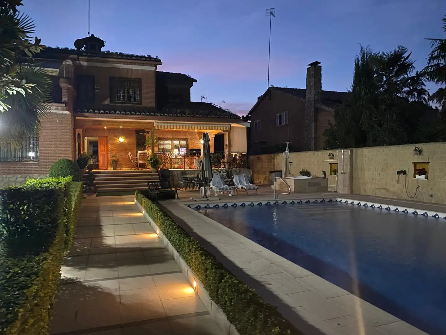 Swimming pool of Houses for sale in Aranjuez  with Air Conditioner, Heating and Private garden