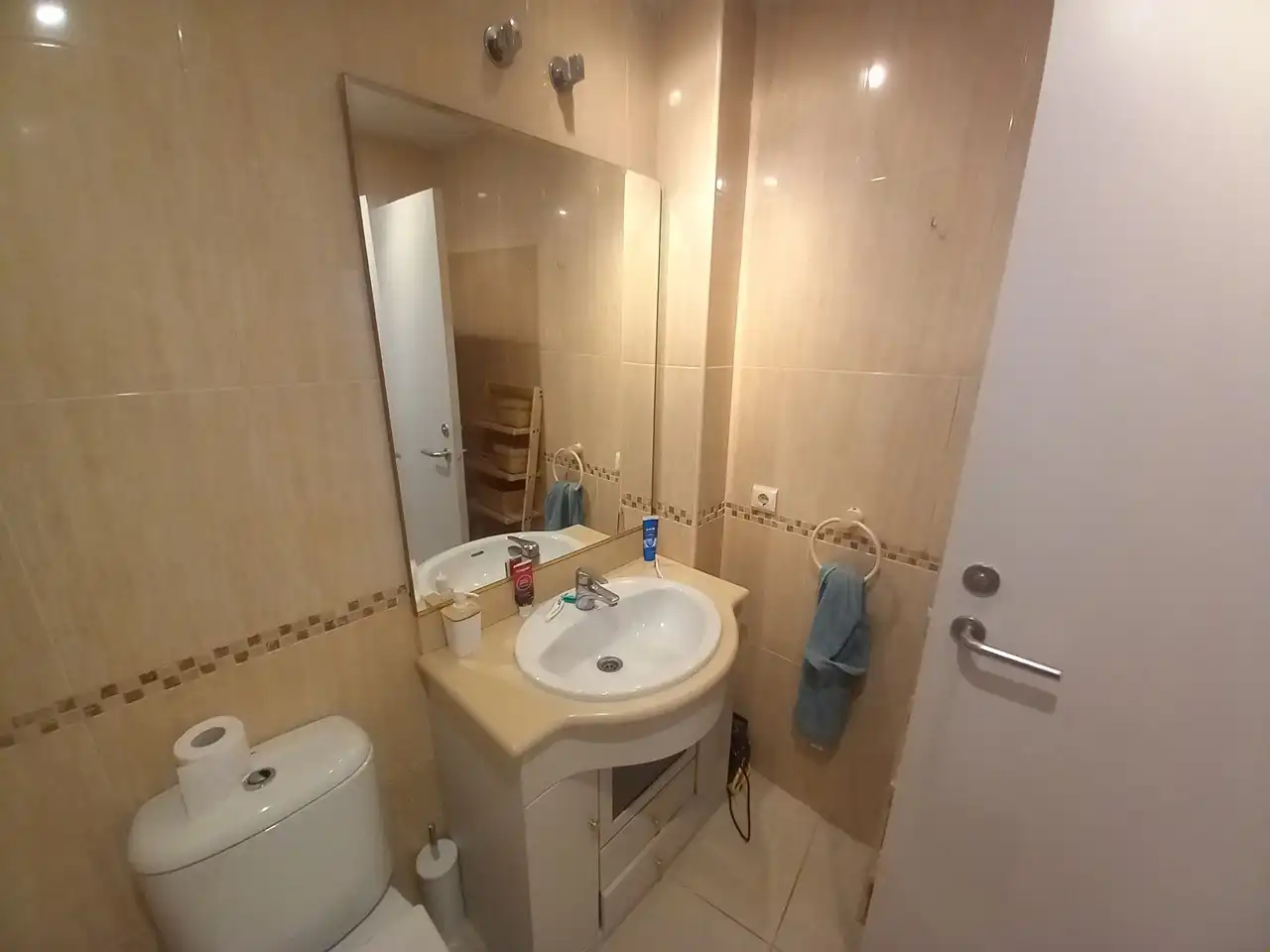 Baño de Piso de alquiler en Barcelona con Calefacción, Parquet y Terraza
