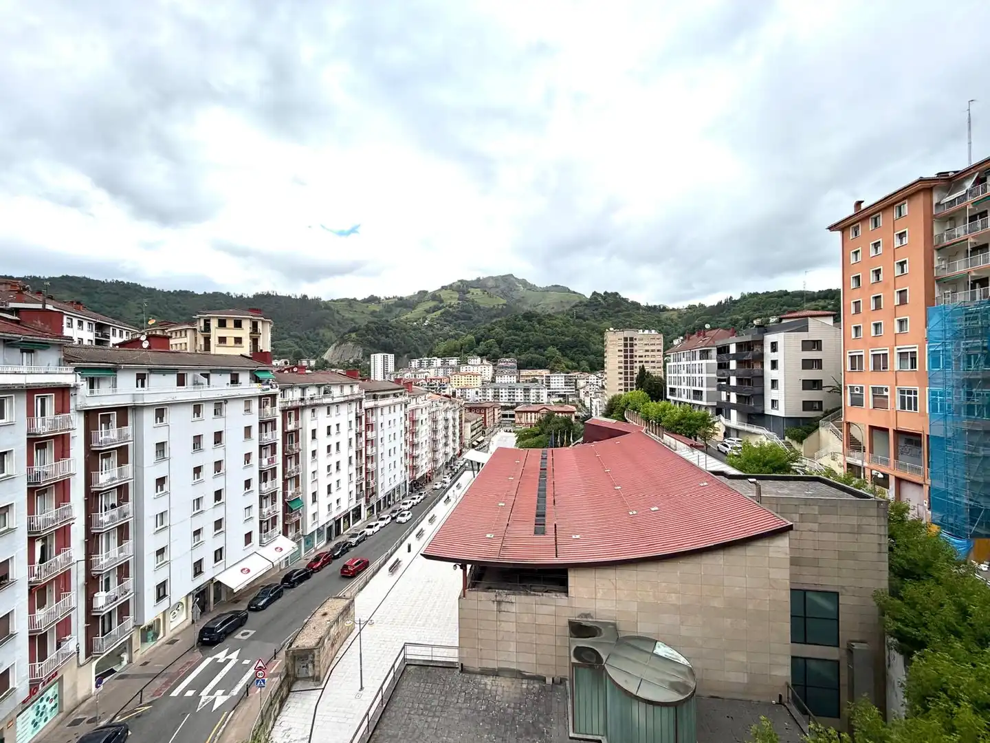 Vista exterior de Piso en venta en Eibar con Calefacción, Amueblado y Alarma