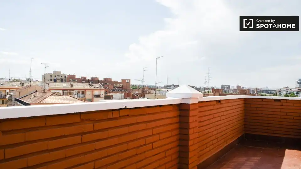 Terrassa de Pis de lloguer en Madrid amb Aire condicionat, Calefacció i Moblat