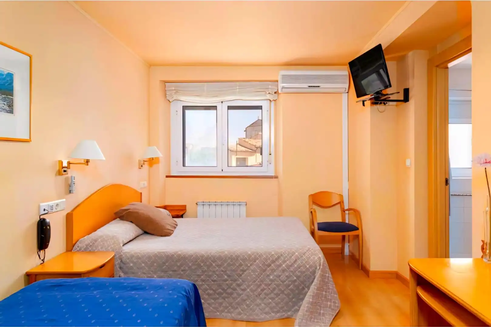 Bedroom of Buildings for sale in Ayerbe