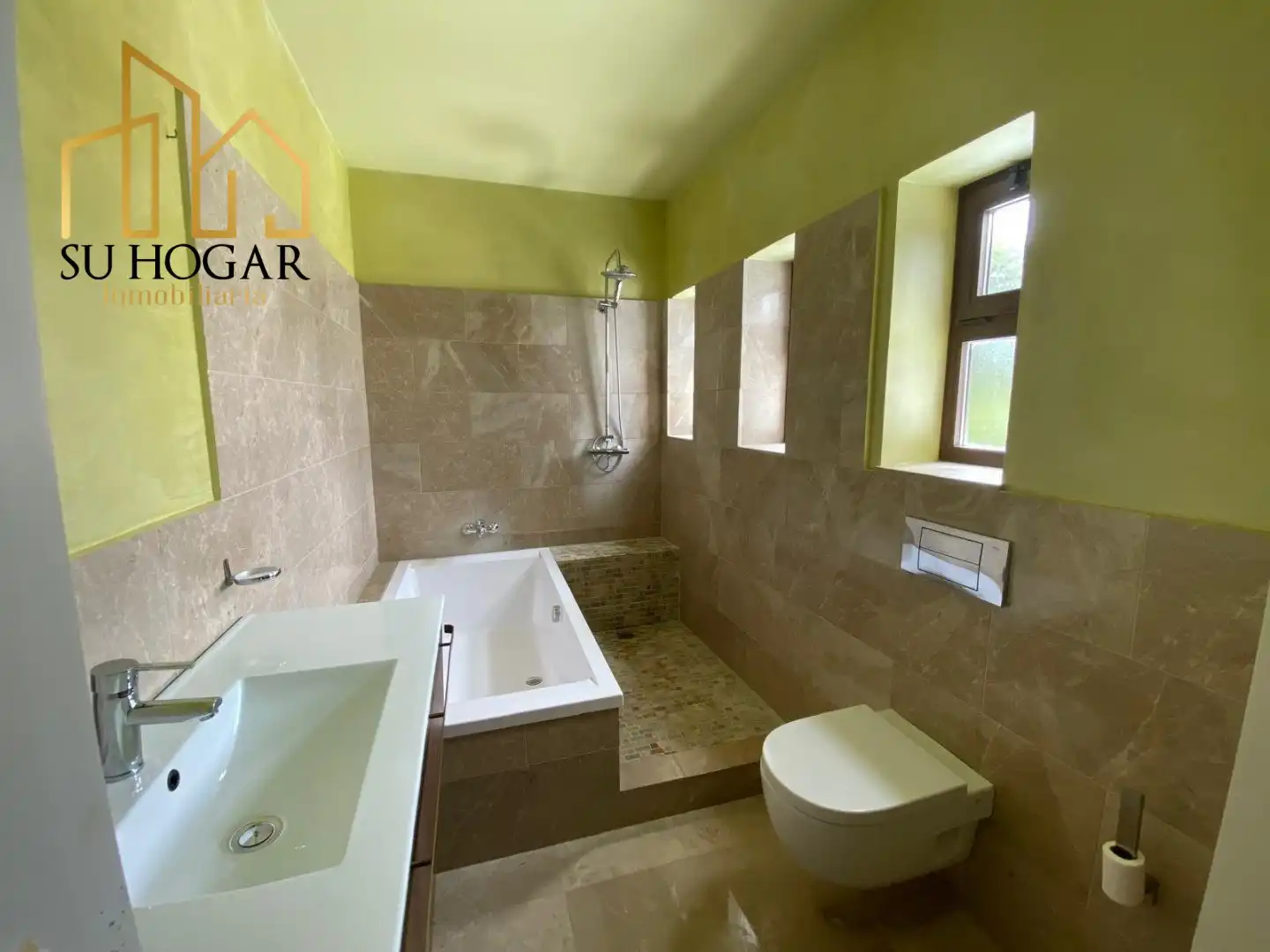 Bany de Casa o xalet en venda en Rota amb Aire condicionat, Jardí privat i Terrassa