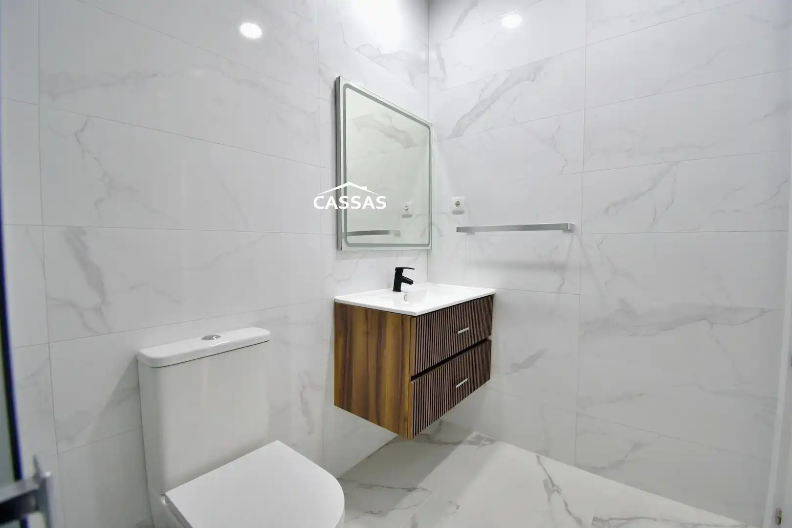 Bathroom of Flat for sale in Torrejón de Ardoz
