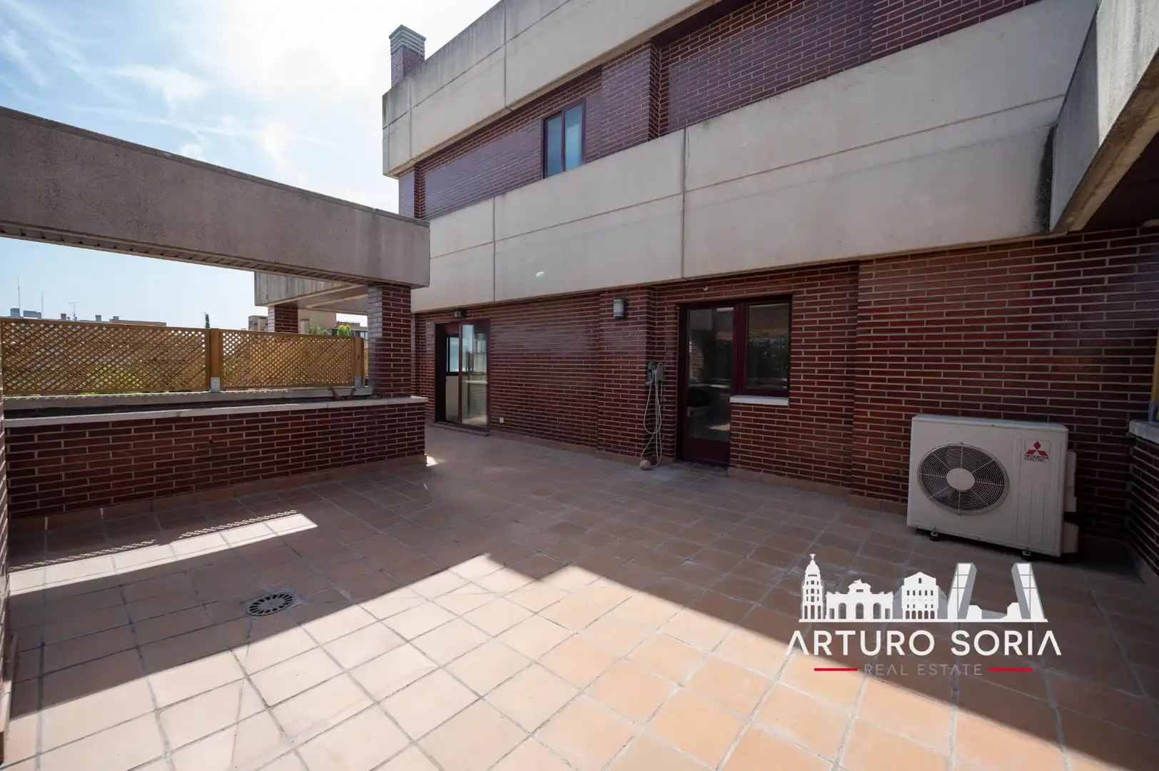 Terrassa de Àtic de lloguer en La Moraleja amb Terrassa i Piscina comunitària