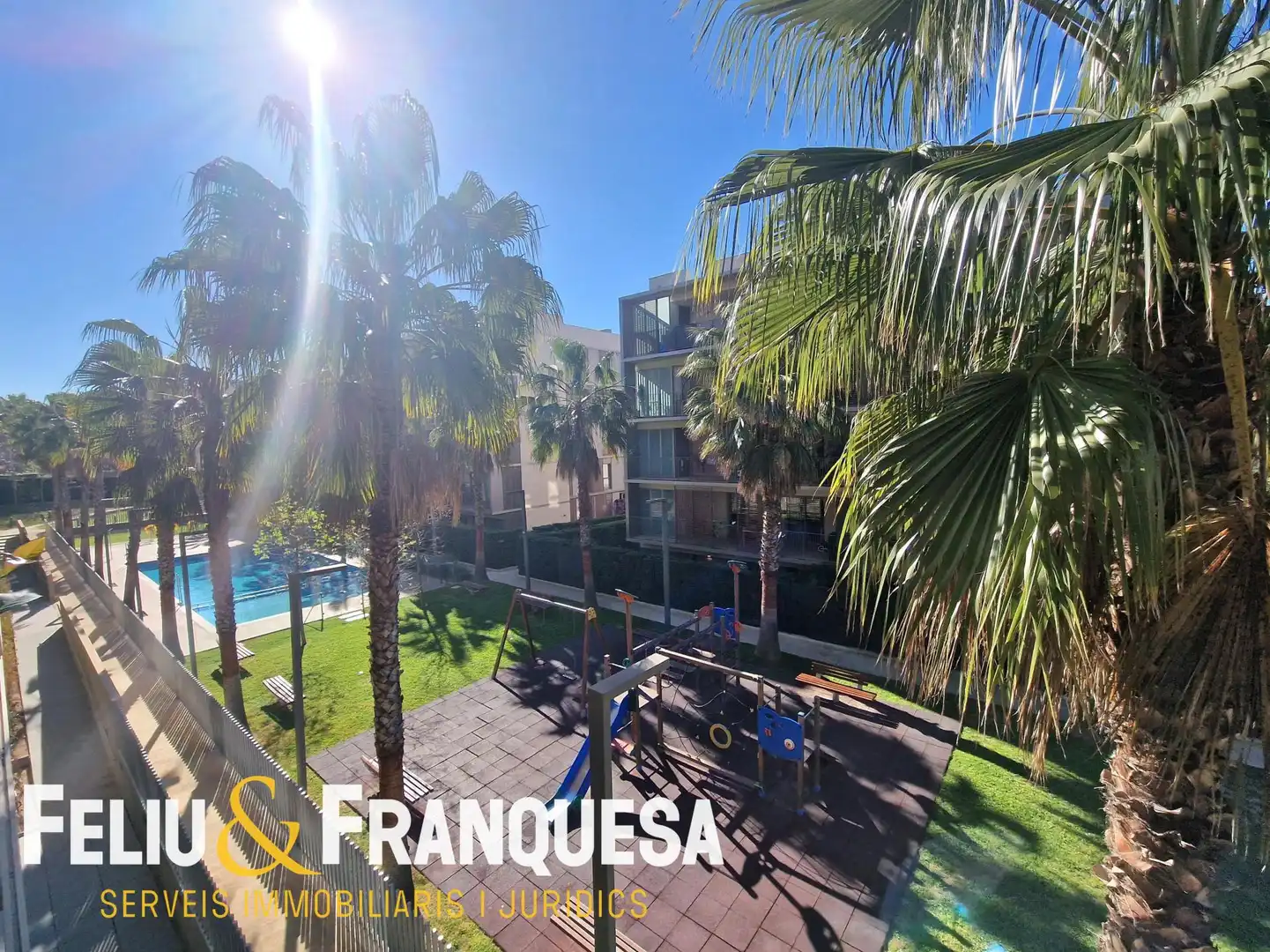 Vista exterior de Piso en venta en Sant Cugat del Vallès con Calefacción, Jardín privado y Terraza