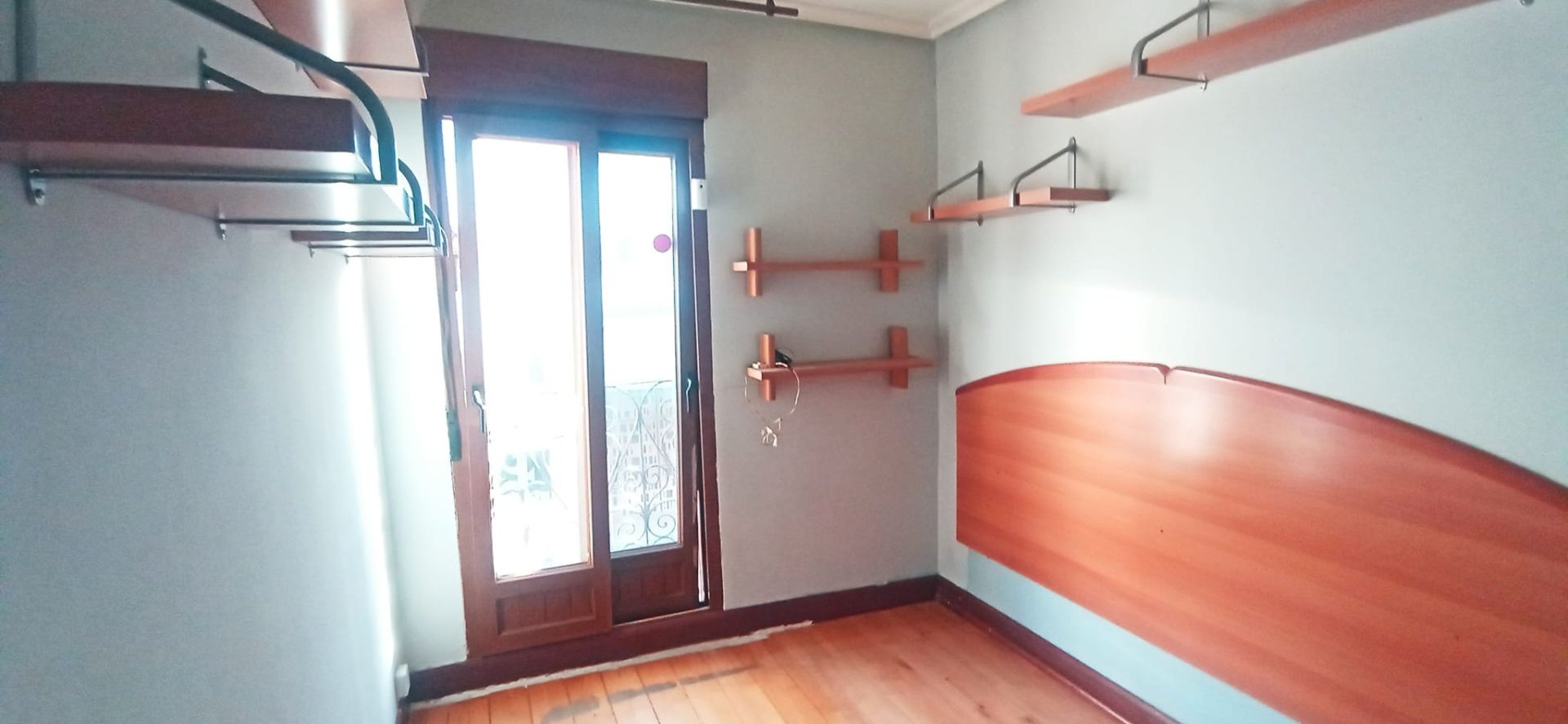 Dormitori de Pis en venda en Barakaldo  amb Balcó