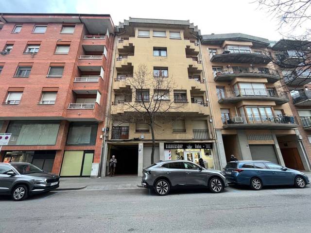 Garaje en Alquiler en Calle Enric Prat de la Riba, 3 en Remei - La Guixa