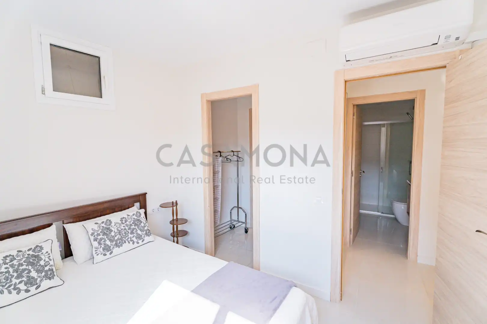 Bedroom of Houses for rent to own in Barcelona  with Air Conditioner, Heating and Private garden