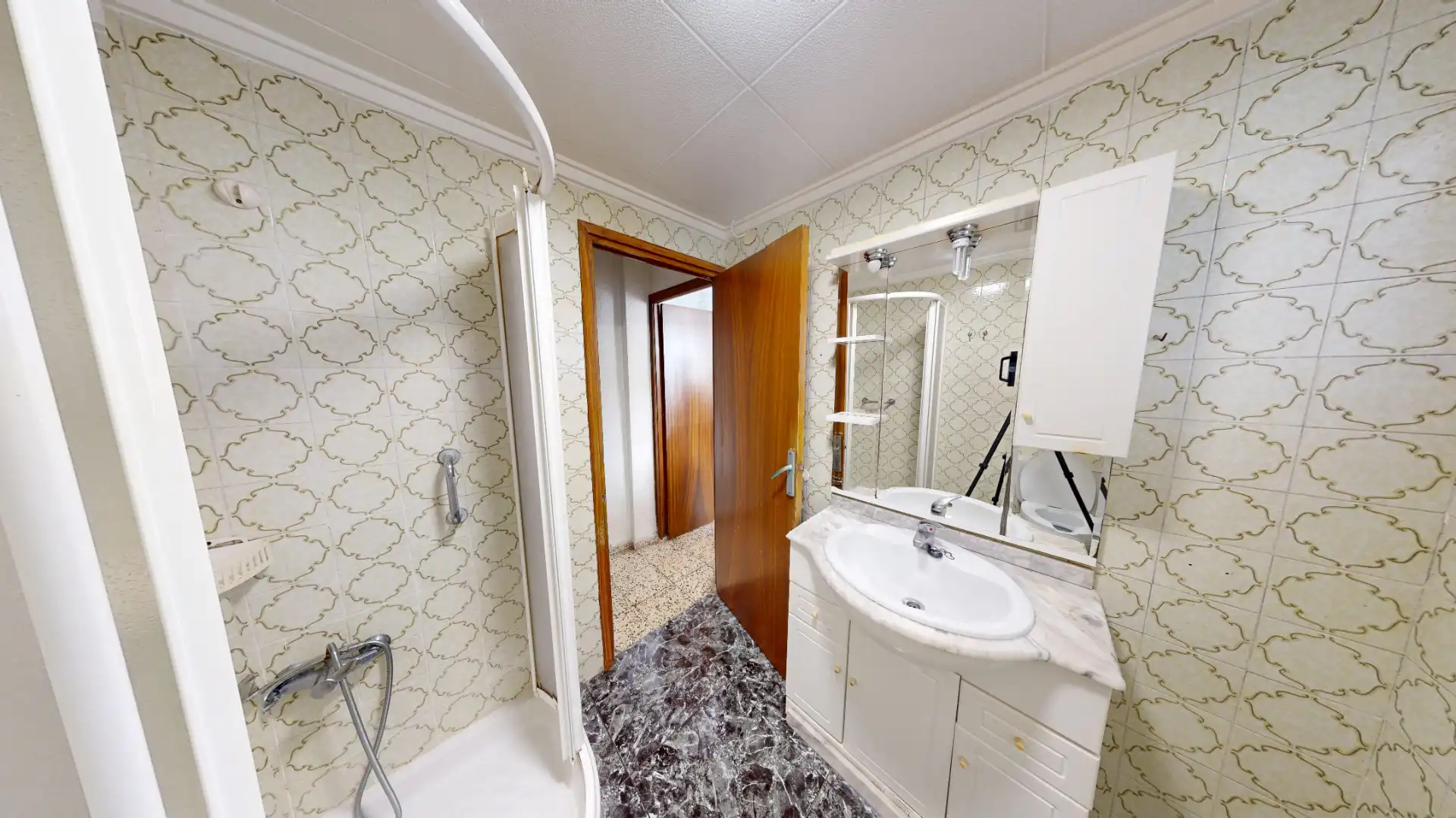 Baño de Piso en venta en Elche / Elx con Aire acondicionado y Amueblado