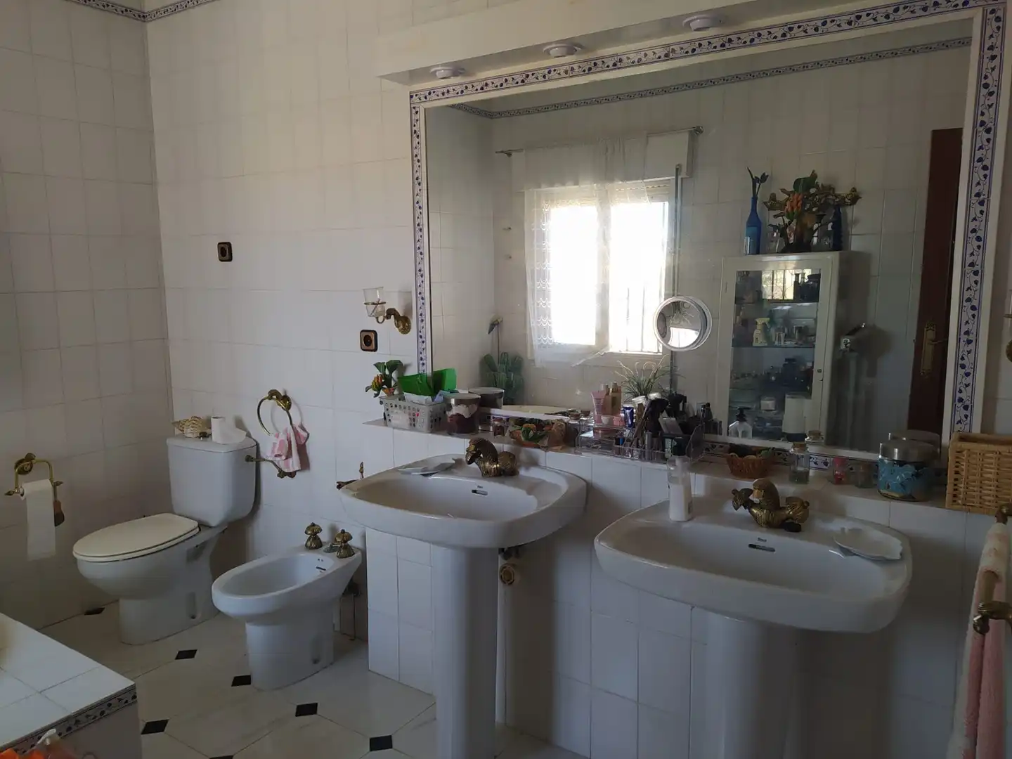 Bathroom of Houses for sale in Talarrubias  with Air Conditioner, Private garden and Storage room
