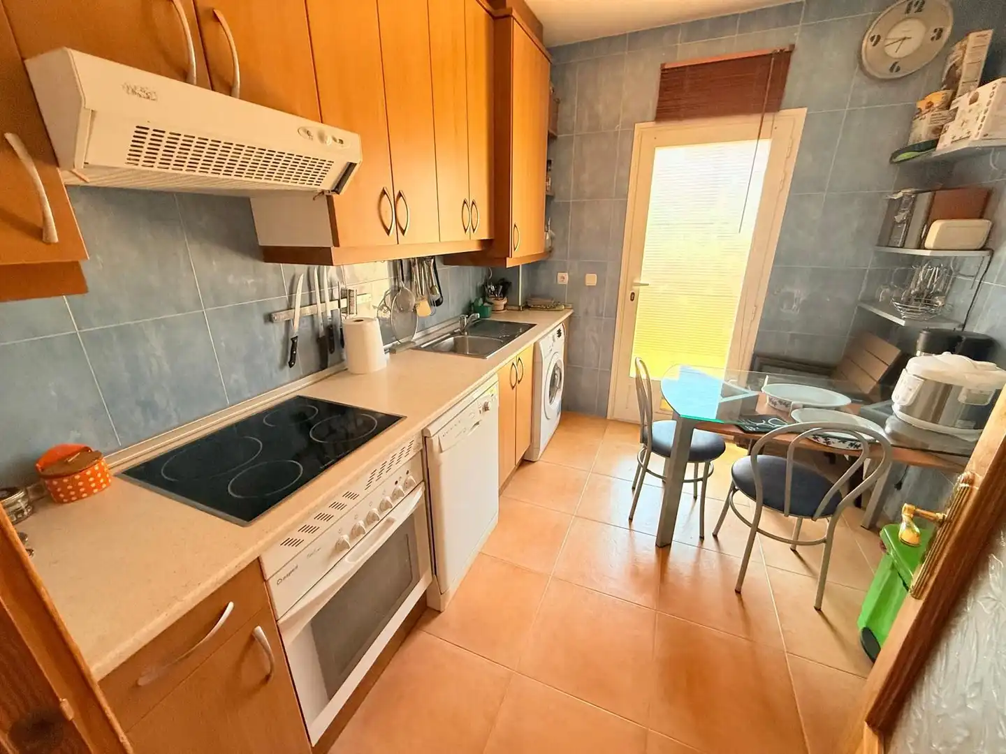 Cuina de Casa adosada en venda en San Martín de Valdeiglesias amb Calefacció i Terrassa