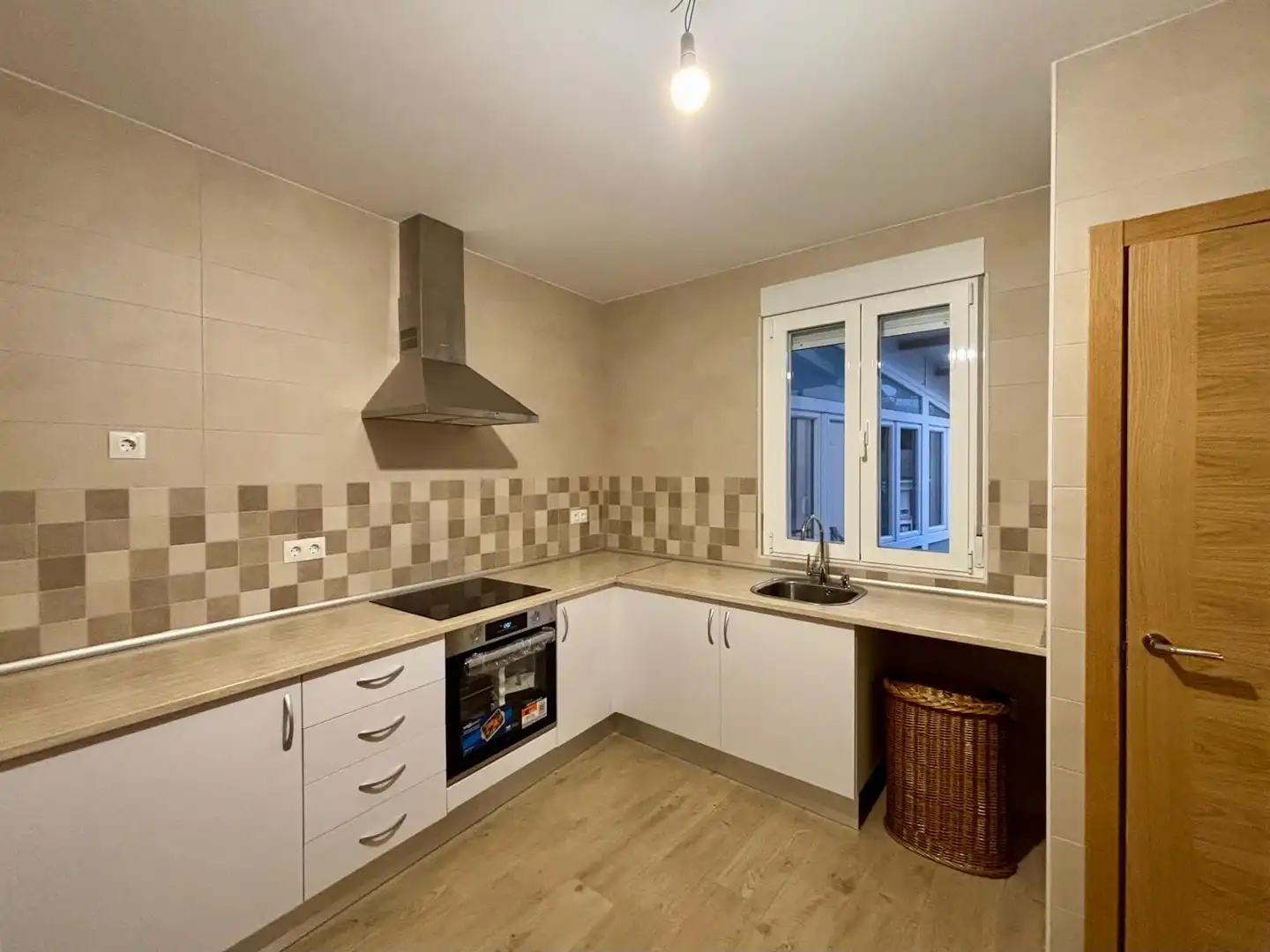 Cocina de Apartamento de alquiler en Castropodame con Terraza y Amueblado