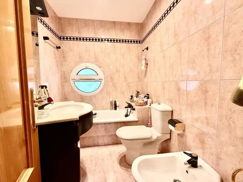 Bathroom of Houses for sale in El Espinar  with Heating, Private garden and Terrace