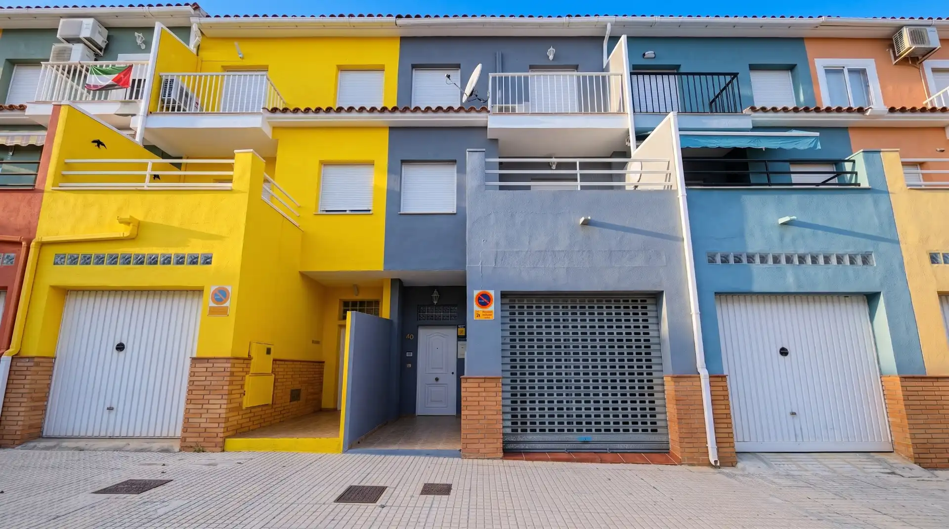 Vista exterior de Casa adosada en venda en Pego amb Aire condicionat, Calefacció i Terrassa
