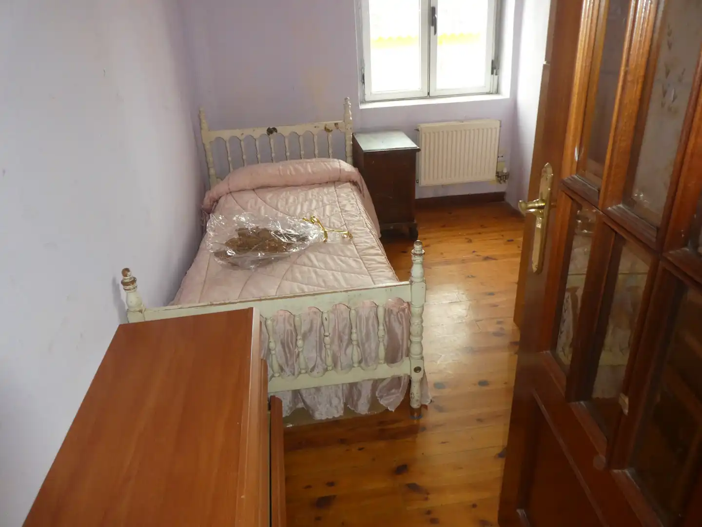 Dormitori de Pis en venda en Burgos amb Calefacció, Parquet i Moblat
