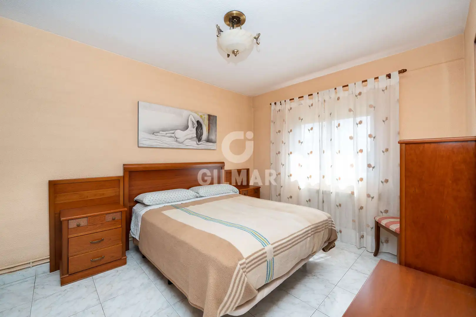 Habitación de Piso en venta en Madrid con Calefacción y Balcón