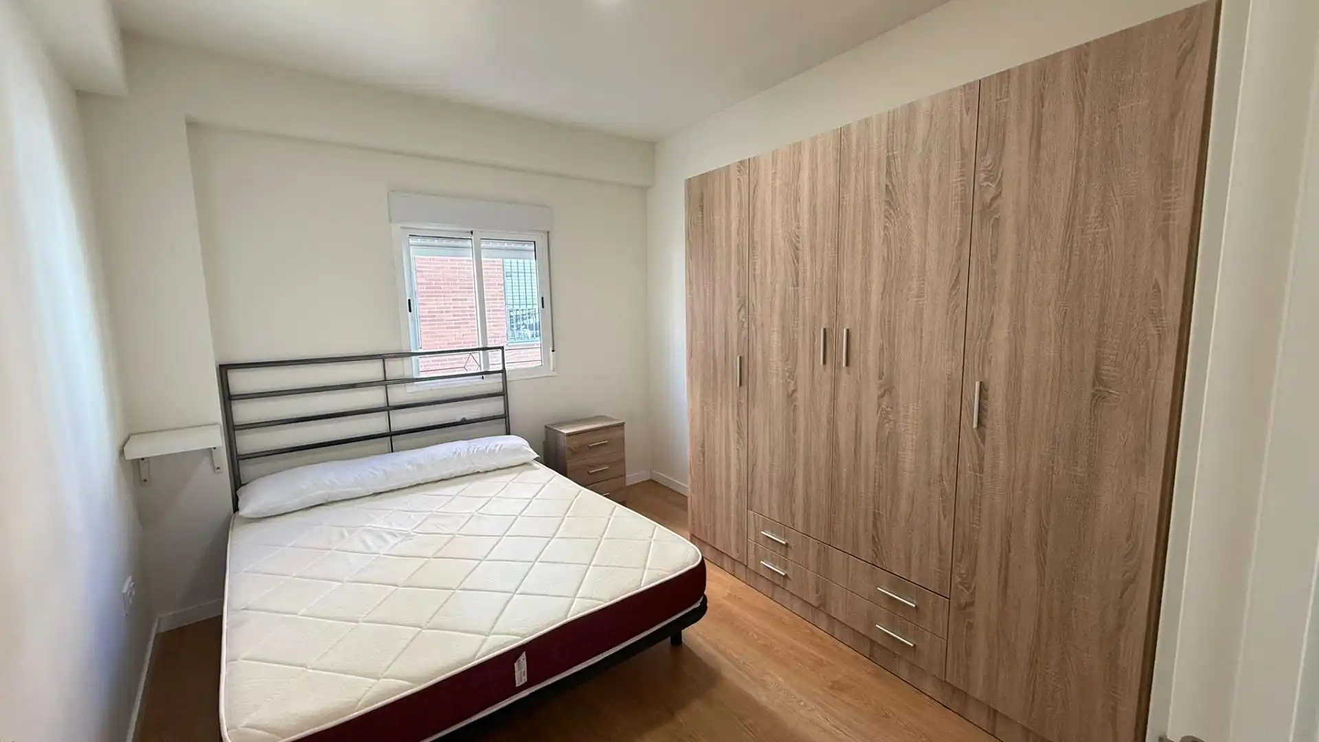 Bedroom of Flat for sale in Sevilla  with Air Conditioner, Terrace and Furnished