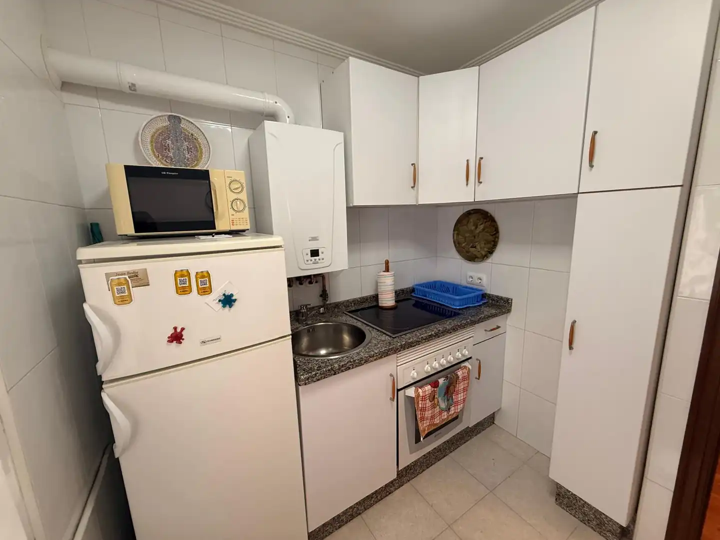 Cuina de Pis en venda en Oviedo  amb Calefacció, Terrassa i Traster