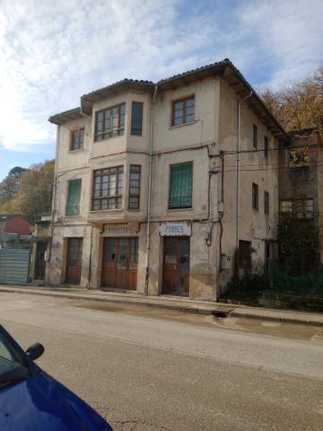 Edificio en Venta en Parres