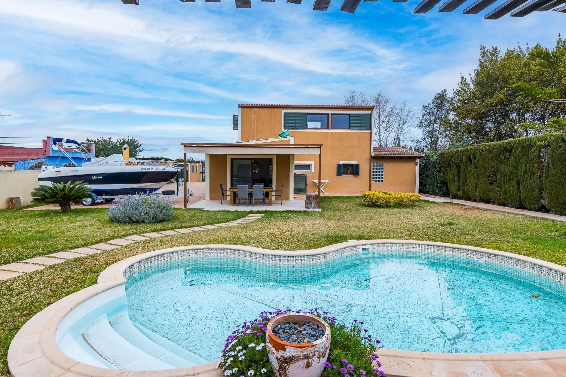 Swimming pool of Country house for sale in  Palma de Mallorca  with Air Conditioner, Heating and Private garden