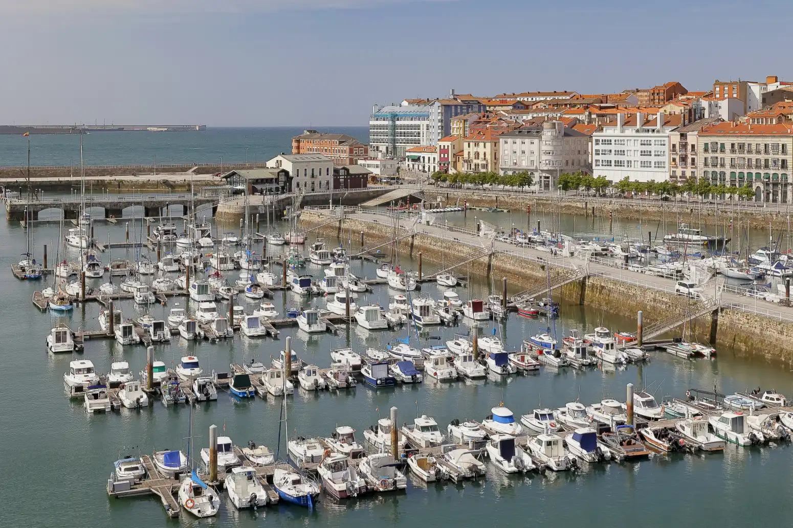 Aparcament de Pis en venda en Gijón  amb Calefacció, Parquet i Terrassa
