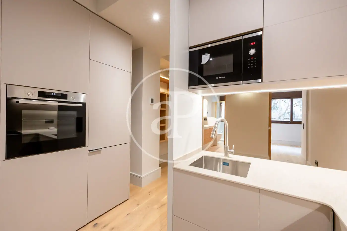 Cuina de Pis en venda en Barcelona amb Aire condicionat, Calefacció i Terrassa