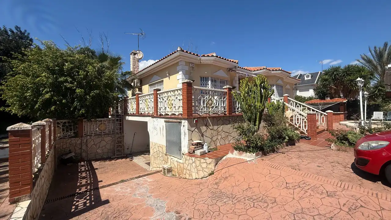 Vista exterior de Casa o chalet en venta en Málaga con Aire acondicionado, Calefacción y Jardín privado