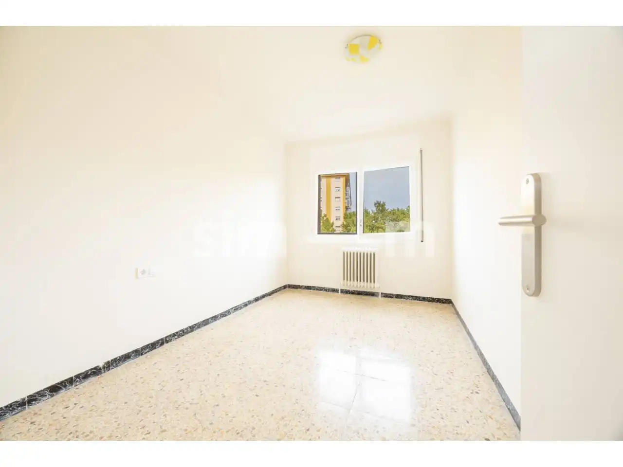 Schlafzimmer von Wohnung zum Verkauf in Vic mit Heizung und Balkon