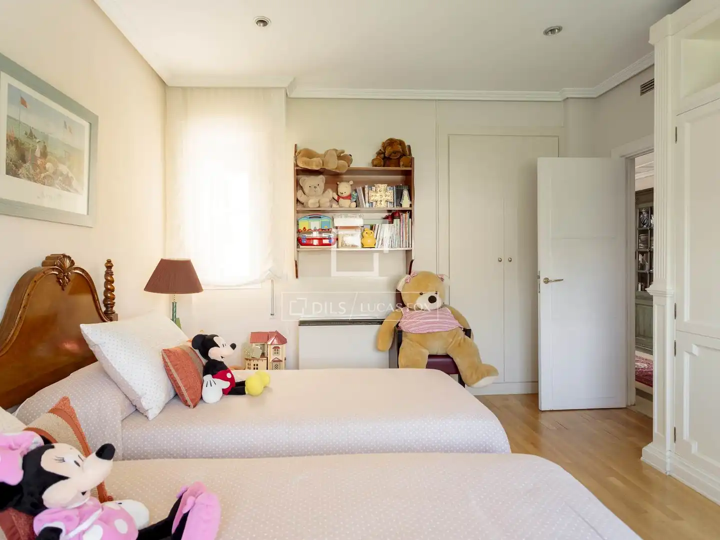 Dormitori de Casa o xalet en venda en Madrid amb Aire condicionat, Calefacció i Moblat