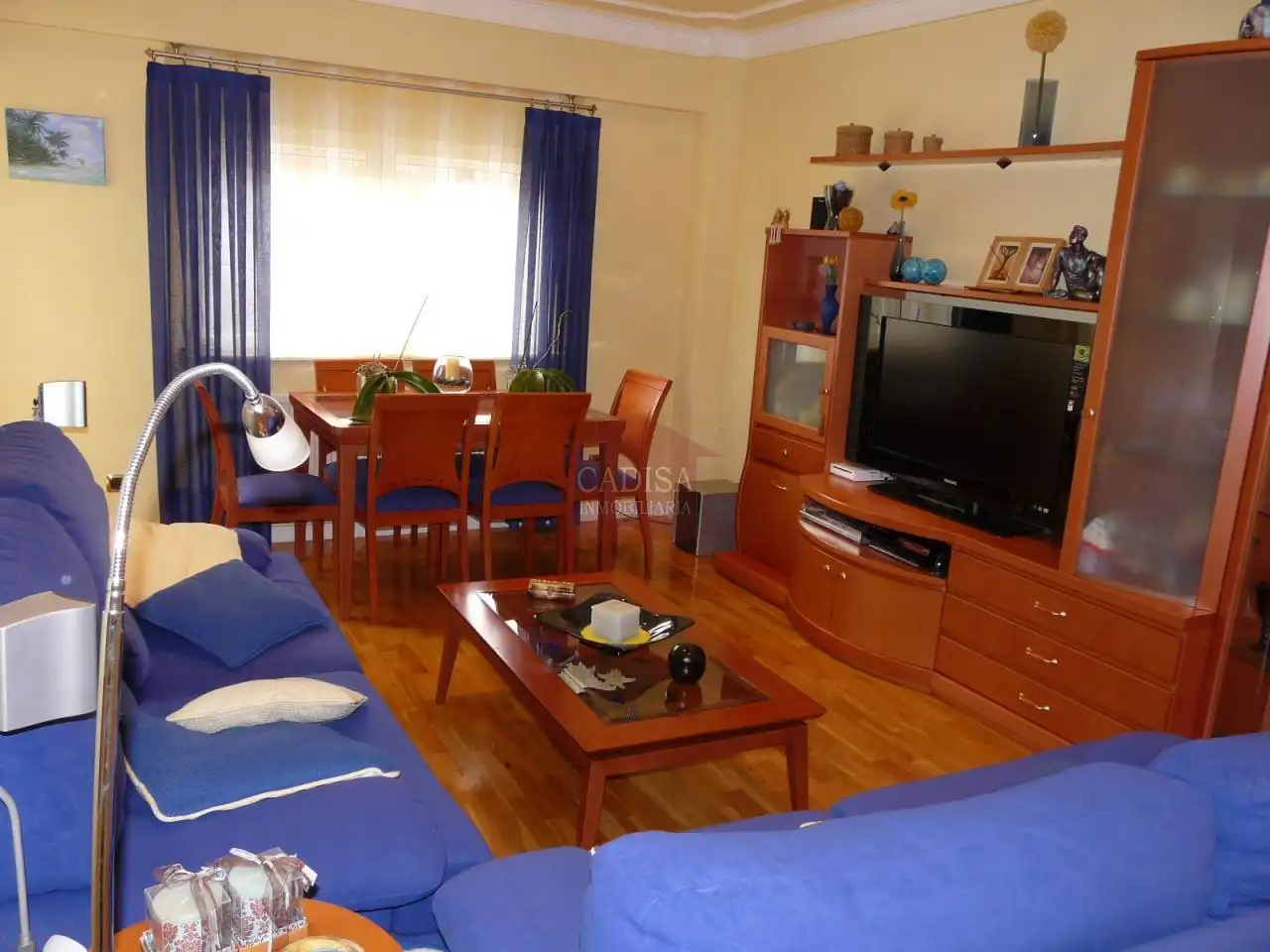 Sala de estar de Piso en venta en Santa Marta de Tormes con Calefacción, Amueblado y Balcón