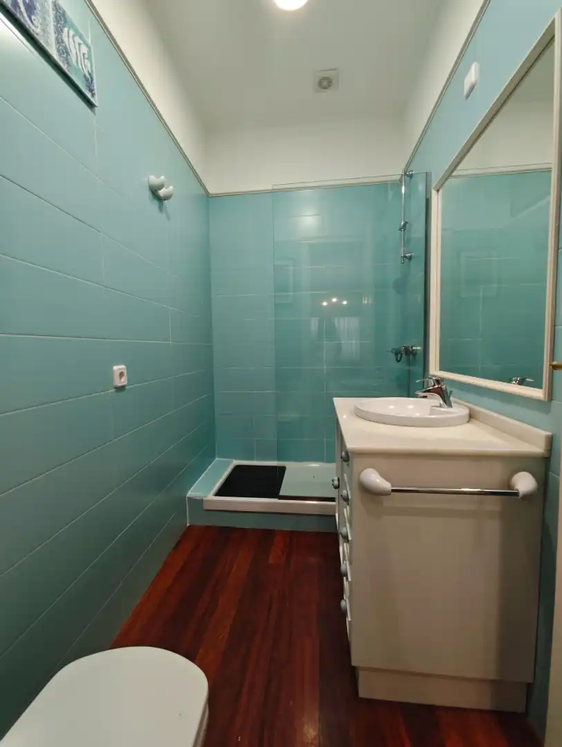 Baño de Piso de alquiler en Ferrol con Calefacción, Parquet y Terraza