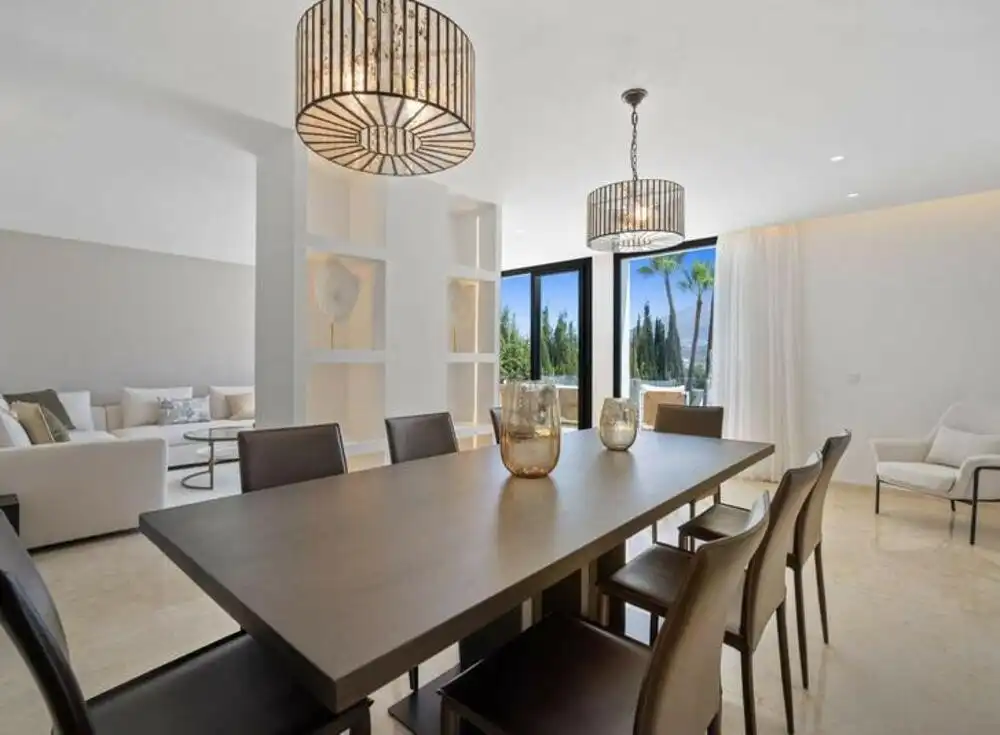 Dining room of Houses for sale in Nueva Andalucía