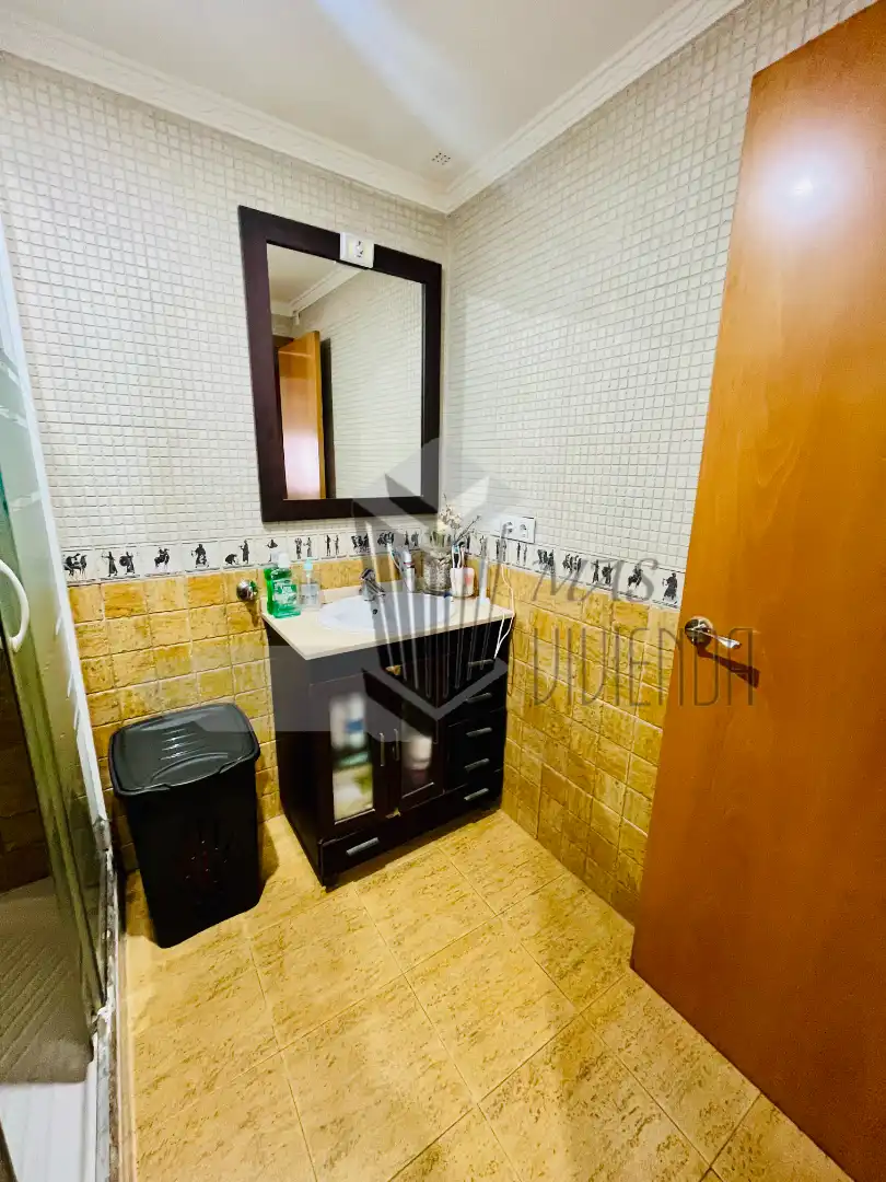 Bathroom of Flat for sale in Algeciras  with Furnished