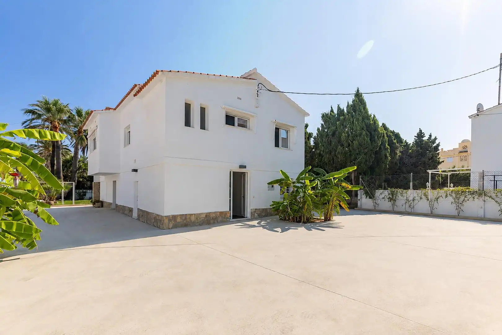 Außenansicht von Haus oder Chalet zum Verkauf in Dénia mit Klimaanlage, Heizung und Privatgarten