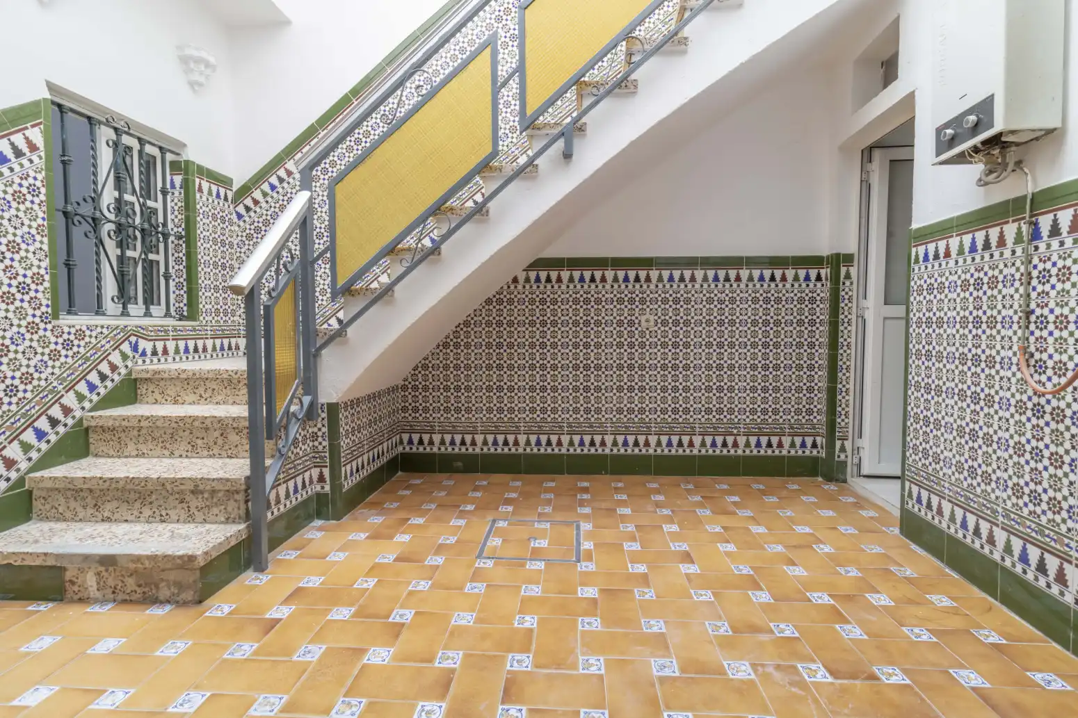 Casa adosada en venda en Sevilla amb Terrassa i Balcó