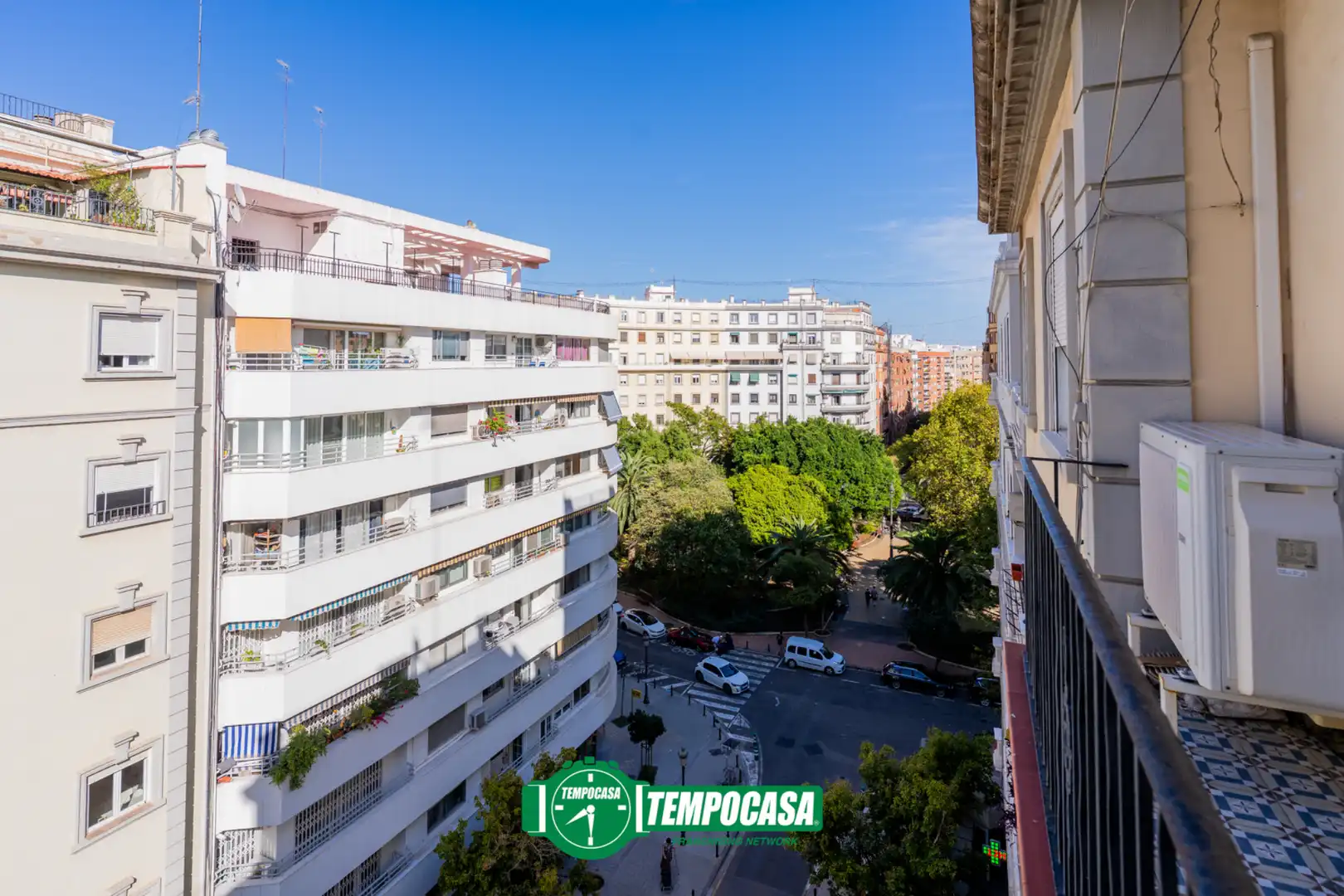 Vista exterior de Pis en venda en Algirós