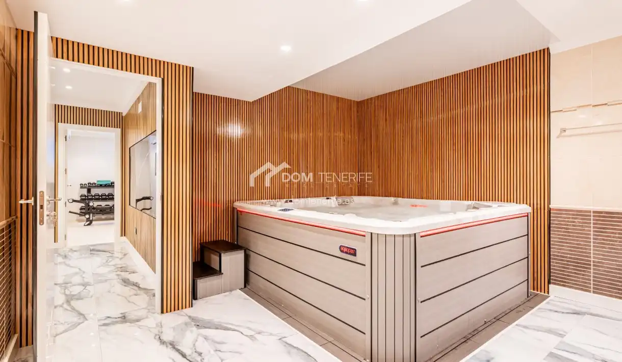 Baño de Casa o chalet en venta en Adeje con Jardín privado, Terraza y Trastero