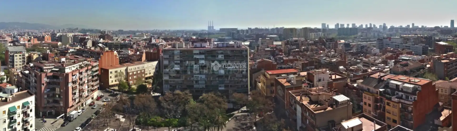 Vista exterior de Pis en venda en Barcelona amb Calefacció i Balcó