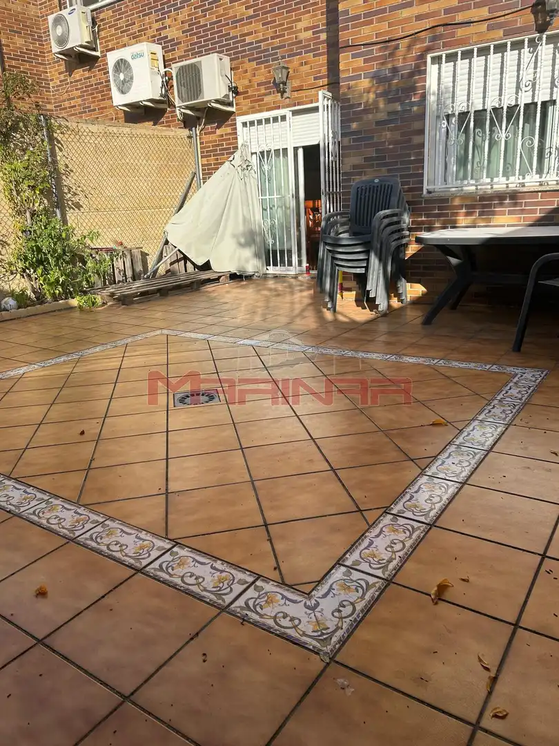 Terrassa de Casa adosada en venda en Seseña amb Aire condicionat, Calefacció i Jardí privat